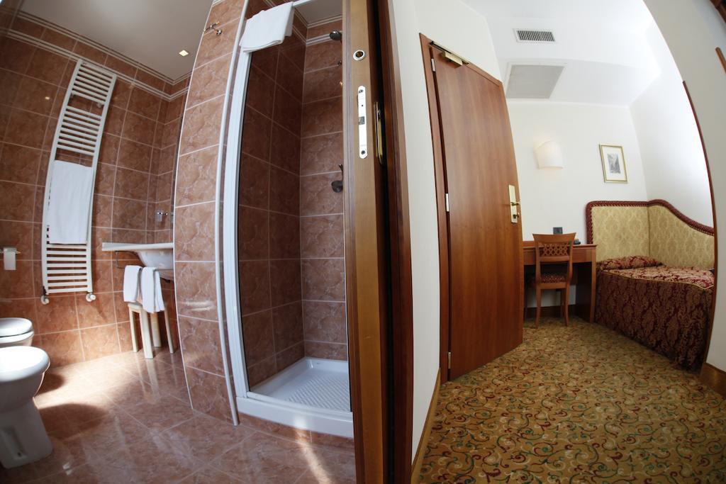 Hotel Colonna Brindisi Buitenkant foto