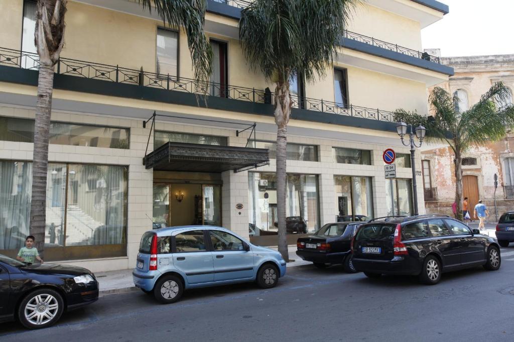 Hotel Colonna Brindisi Buitenkant foto