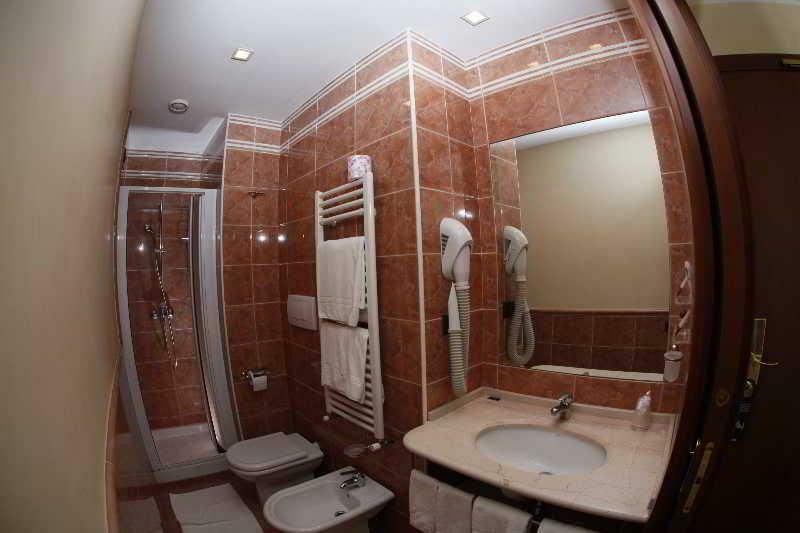 Hotel Colonna Brindisi Buitenkant foto